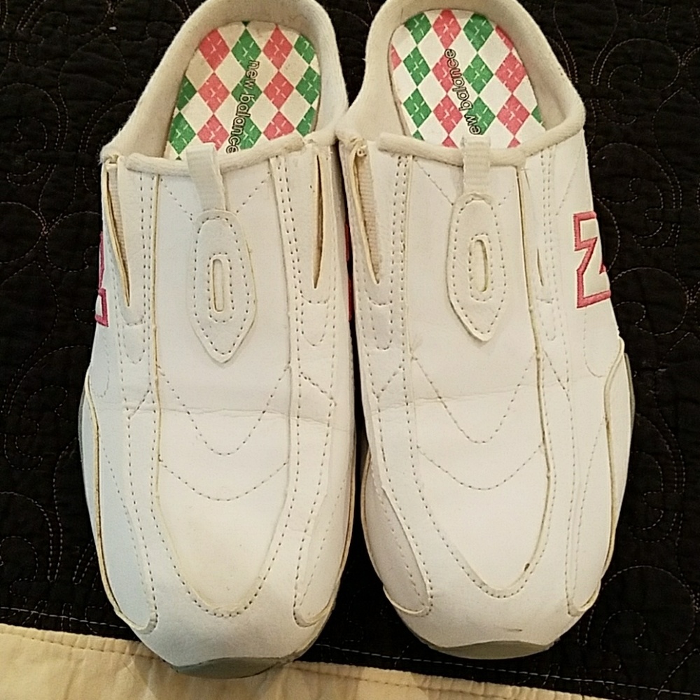 New balance slip on tennis shoes 442
